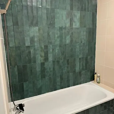 Apartament Luxe Chic Aux Buttes-aux-cailles A 5min Du Metro, Parking Prive Disponible Paryż